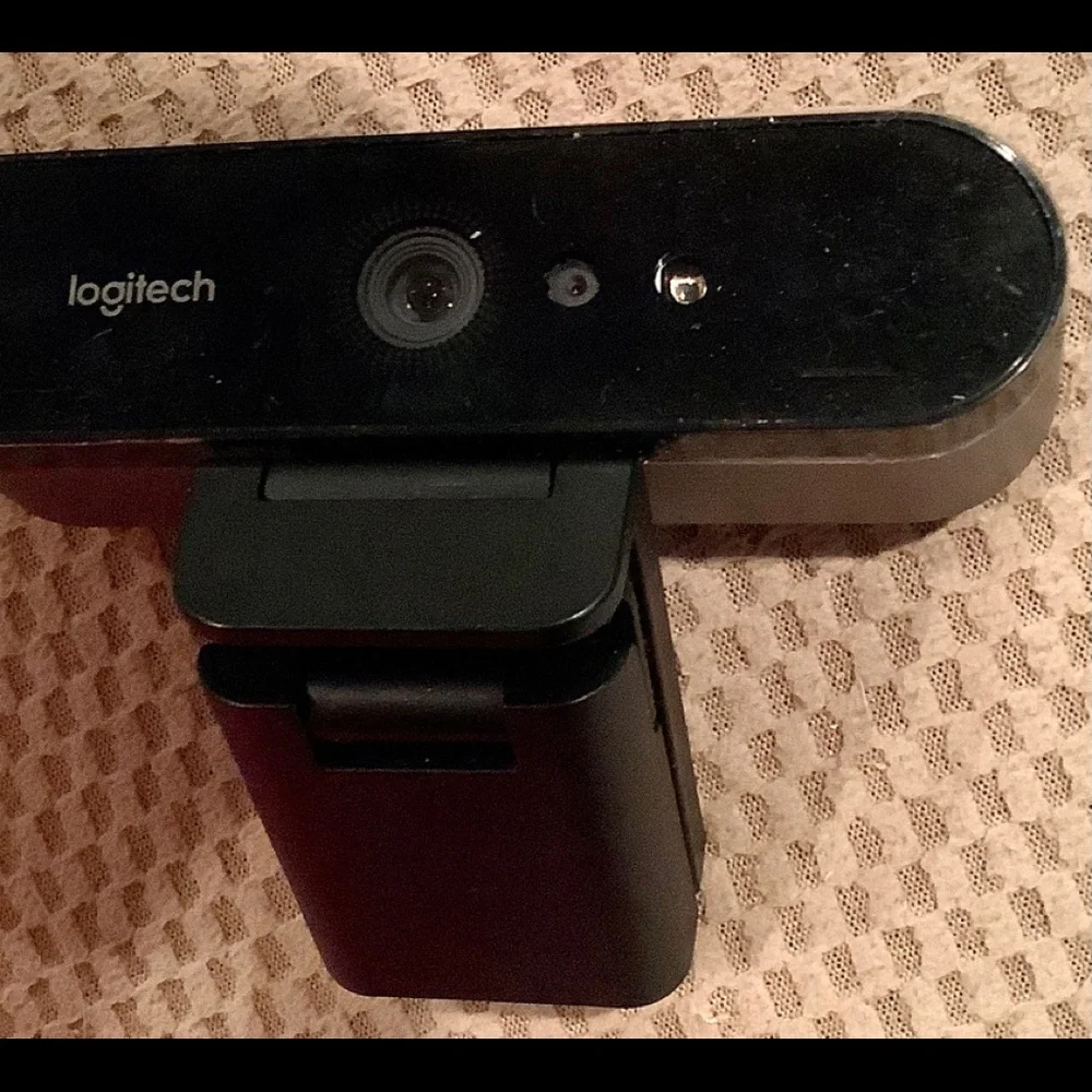 Logitech 4K PRO WEBCAM with right light 3 and HDR Black